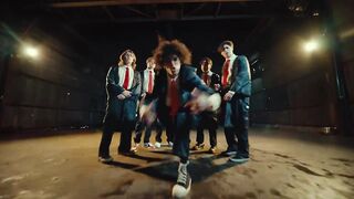 Creepy Nuts - Bling-Bang-Bang-Born (Официальное музыкальное видео)(720P_HD).