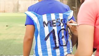 Madre soltera hace una camisa de Messi con una bolsa para su hijo ----