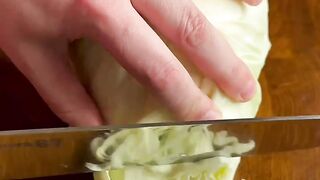HOW TO MAKE COLESLAW SALAD