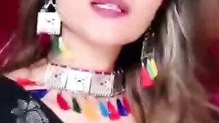 Items girls pagal tuje kordw gi ek din piyer me episode 2