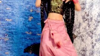 Trending Dance by a Viral Baby Girl!