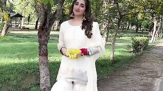 Nimra Mehra Song Clip