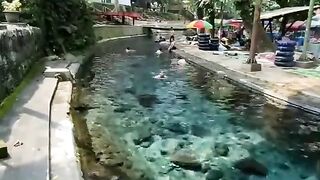 Liburan...lah..liburannn...wooiiyy...????