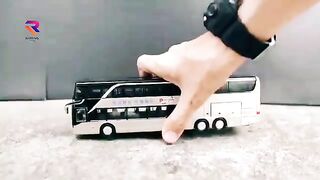Unboxing_of_Corolla_Cross_1_18_Scale_Diecast_????__Highly_Detailed_Model_(360p)
