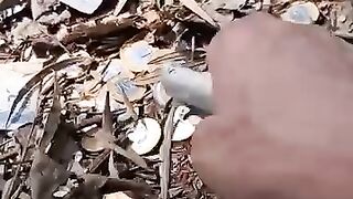 كلشي باغي الفلوس بلا مايخدم