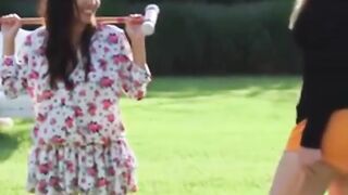 Kourtney Kardashian dance with sister