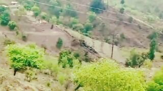 aaj Kashmir mein barish ho rahi hai