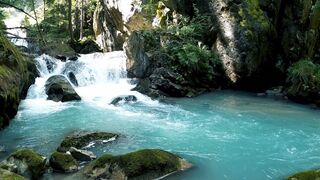 Musique relaxation ambiance cascade
