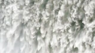 Massive oceanwave