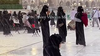 Suasana Mekah saat hujan turun