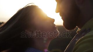 نظرات الشاب