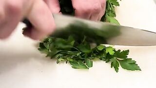 Parsley Crisp