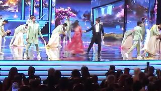 Ali Zafar And Mamia Shajaffar Dance - HUM 22nd Lux Style Awards #shorts #lsa2023 ????.