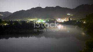 الجزيرة ليلا