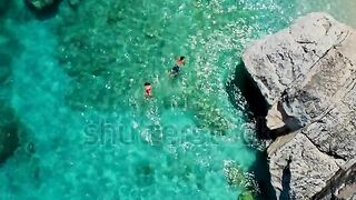 Lovers of travel and seas, look at this charming beauty