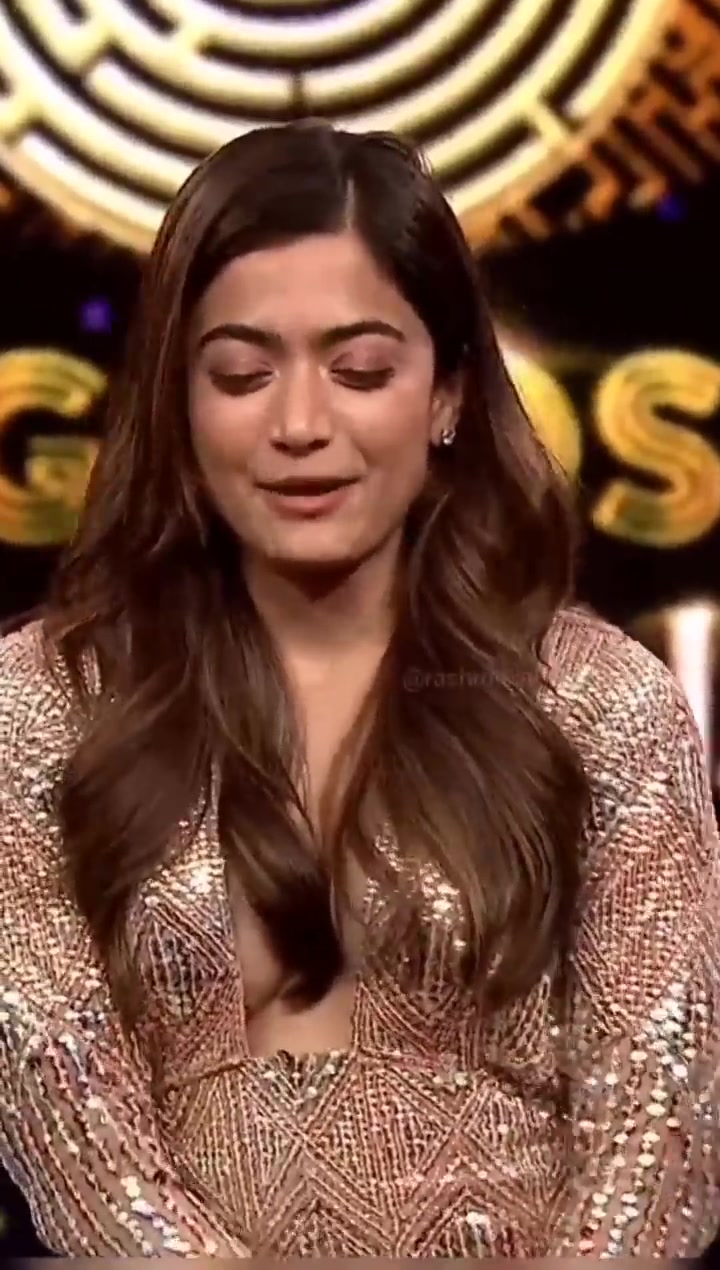 Rashmika mandanna dancing on saami saami song febspot