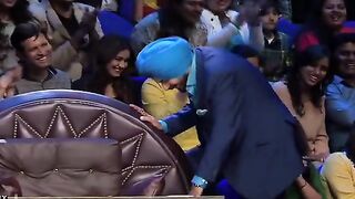 Kapil sharma comedy!!!! Dr Gulati comedy... Fun with shahid kapoor and kangna ranaout in kapil sharma show... Comedy nights with kapil