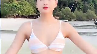 Bikini dance 17