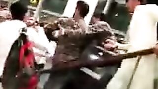 اسلام آباد ایئرپورٹ پر پاک فوج اور عوام آمنے سامنے ۔۔۔