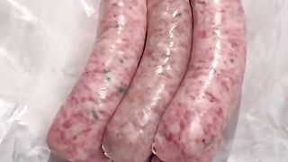 Bangers and Mash, com vinho tinto e molho de cebola