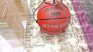 Genius Tricks for Playing Claw Machines (@clawmachinesrich) ???? #shorts