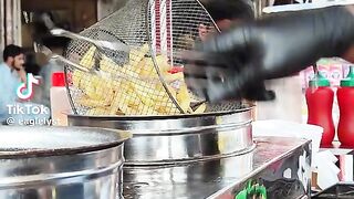 50000 business main lgaye or monthly 70 sy 80 hzaar tak kmaye...