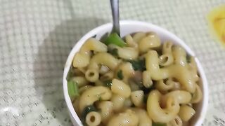 Vegetable macaroni in Kashmiri style