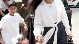 Shilpa Shetty Spotted with daughter in the Town #shilpashetty #shorts #short #trending #viral #bollywood #shortvideo