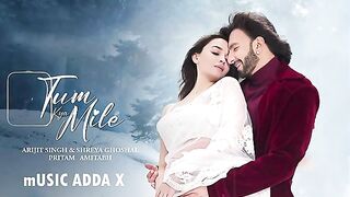 Tum_Kya_Mile_-_Rocky_Aur_Rani_Kii_Prem_Kahaani___Ranveer___Alia___Pritam___Amitabh___Arijit___Shreya(360p).