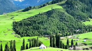 Let's go to Yili, Xinjiang this summer to see the beautiful scenery of the god level