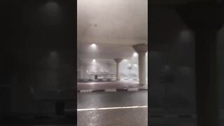 للحظة دخول العاصفة الى الأمارات