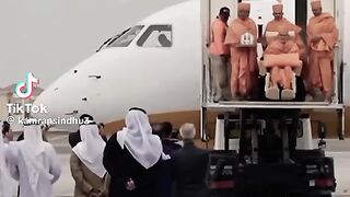 Dubai main 6 Arab dollar Ka mandar or ALLAH Ka azad