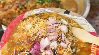 #samo...chaat #samosa #samosalover #samosarecipe #chaat #chaatlover #chaatmasala #chaatrecipes #streetfood #streetfoodindia #food