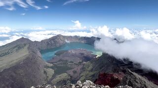 Rinjani?? The number 1 tourist attraction in Indonesia that you must visit