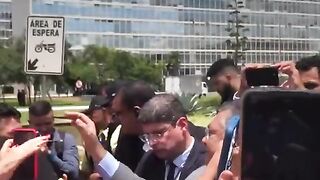 Bolsonaro vai ser preso pagar pelo seu crime
