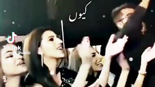 Pas aao toh tum ko lagaye gale Status