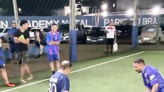 Joga muito kkkk