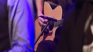Les presento esta hermosa canción es muy bonita