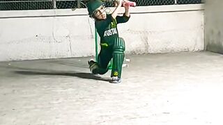 A beautiful #shorts #video cricket of a four-year-old child #poetry #shoiabriaz #cricket