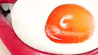 sounds eting marshmallow relaxing أصوات حلوى المارشميلو تبعث على الاسترخاء