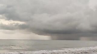 Sendu sardu tak terhinga