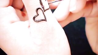 Thumb mehndi design