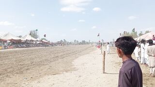 Big Mela karor lal easn section Nezabazi