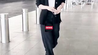 Kriti Sanon seen taking a flight out of Mumbai Viral Masti Bollywood