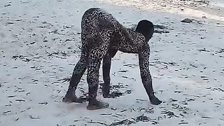 Talented Gorilla Man(◕‿◕)(◕‿◕)
