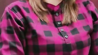 Beautiful women is singing