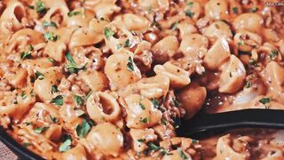 I have never eaten such delicious creamy pasta! Easy, quick and very tasty.