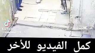اضحك يراجل ماحدش واخد منها حاجه