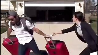 ????????أول فرصة ستتاح لي في مغادرة الوطن????????????