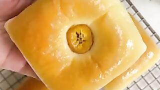Pillow bread